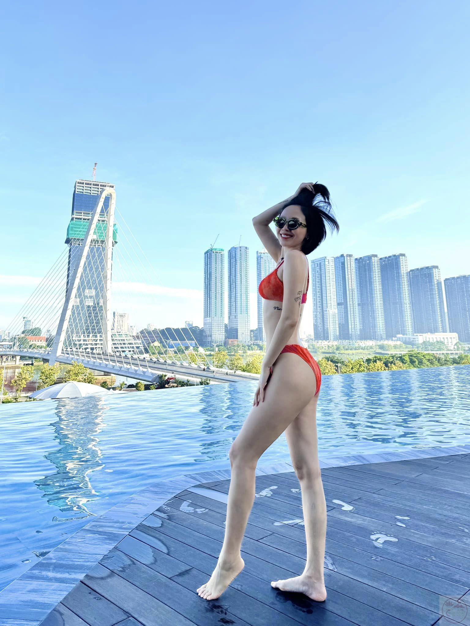 Tóc Tiên bikini 4