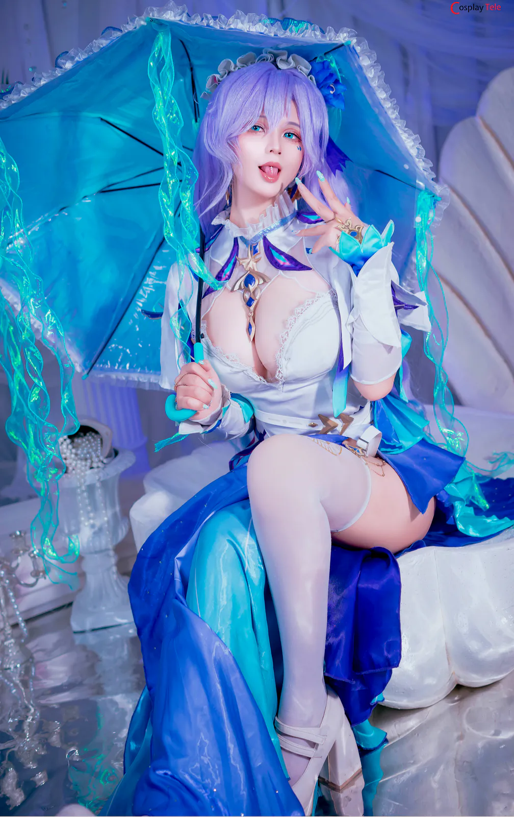 Pyoncos cosplay Cantarella 6