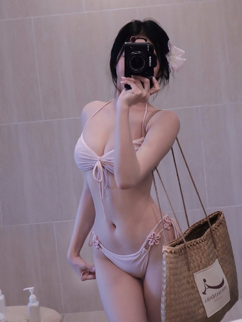 gái xinh trung quốc mặc váy ngắn 4